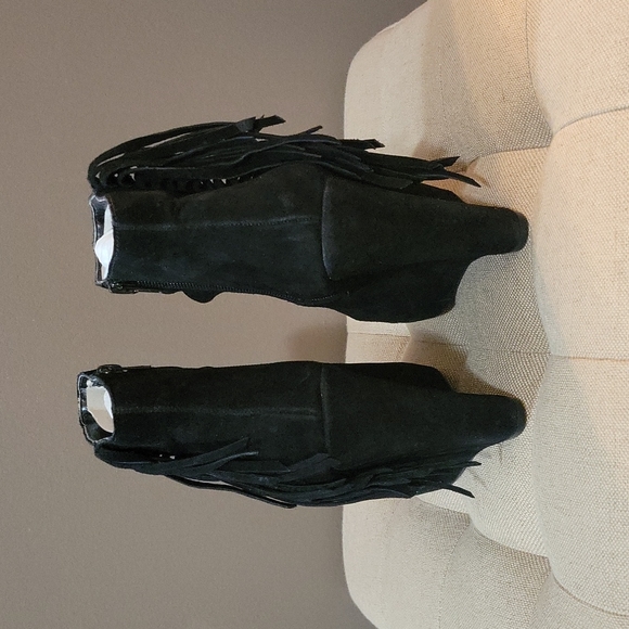 Express Tassle Boots - Picture 4 of 7